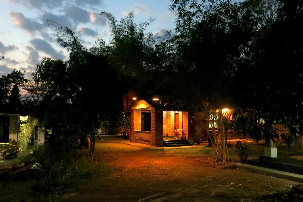 Clayfingers Art Cottage Thrissur エクステリア 写真